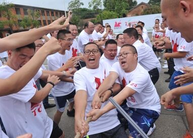 鐵騎力(li)士24周年(nian)慶拔河比賽